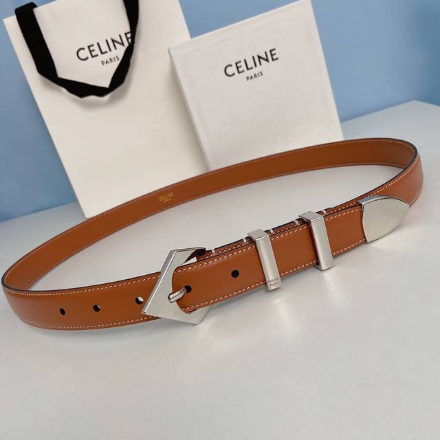 赛琳CELINE 头层牛皮革 纯铜金属件 宽度 2.5厘米