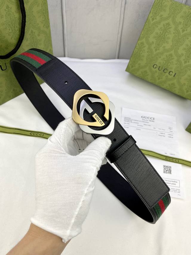 宽度4.0Cm Gucci 经典帆布织带腰带 配以织纹皮质滚边和双g带扣 绿色 红色 绿色棉质帆布编织腰带 配以黑色头层牛皮