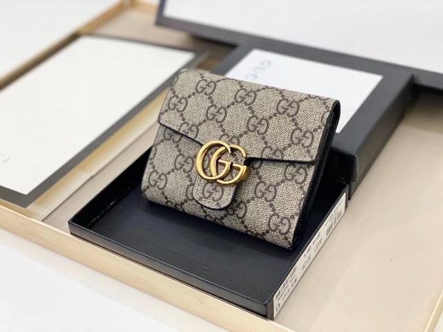 Gucci 8012颜色黑色 尺寸 10*8.5*2.5Gucci专柜2021春款火爆登场 采用进口pvc配小牛皮 做工精致 媲美专柜 多功能小钱包 超级实用