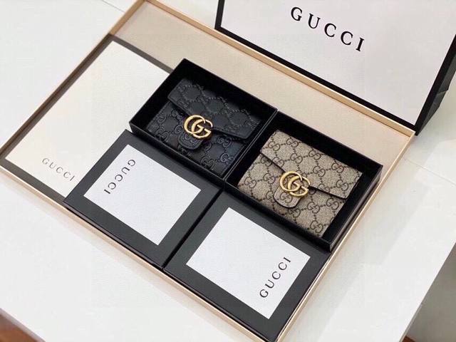 Gucci 8012颜色黑色 尺寸 10*8.5*2.5Gucci专柜2021春款火爆登场 采用进口pvc配小牛皮 做工精致 媲美专柜 多功能小钱包 超级实用