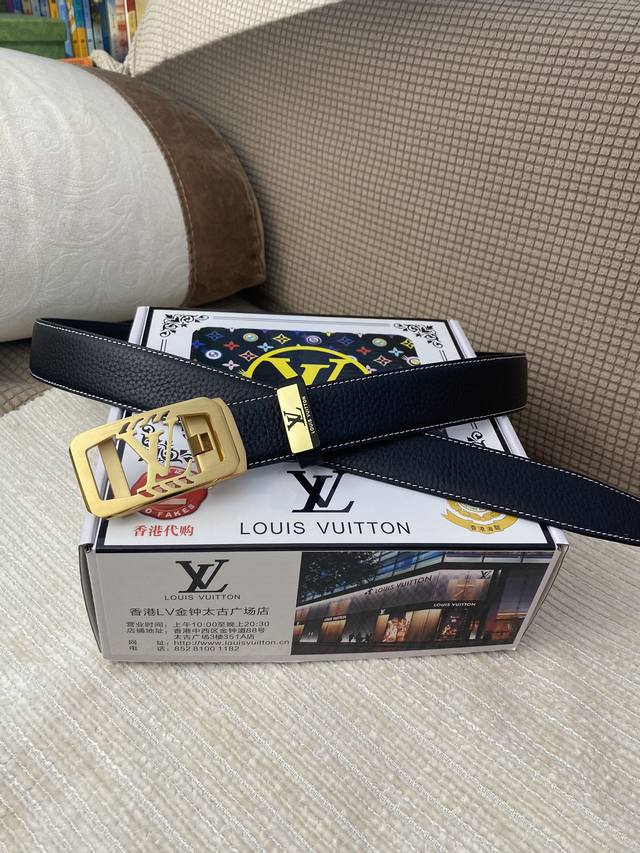 Lv..路易..威登自动带材质 原单牛皮腰带 百分百头层牛皮腰带保证真皮 24K纯钢扣 专柜原单品质 做工精细 时尚大牌 送人自用首选包装请认准如图专柜包装赠送