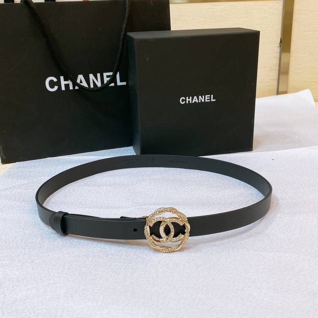 Chanel 23P Cc 水钻 麻花金 与银 Logo扣. 进口胎牛皮腰带 2.0Cm精品 精致 典雅