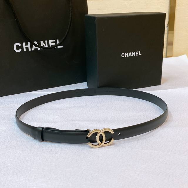 Chanel 23P Cc 水钻 排钻金 与银 Logo扣. 进口胎牛皮腰带 2.0Cm精品 精致 典雅