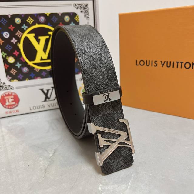 品名 Lv..路易..威登原单 材质 原单牛皮腰带 百分百头层牛皮腰带保证真皮 24K纯钢扣 专柜原单品质 做工精细 时尚大牌 送人自用首选包装 请认准如图专柜