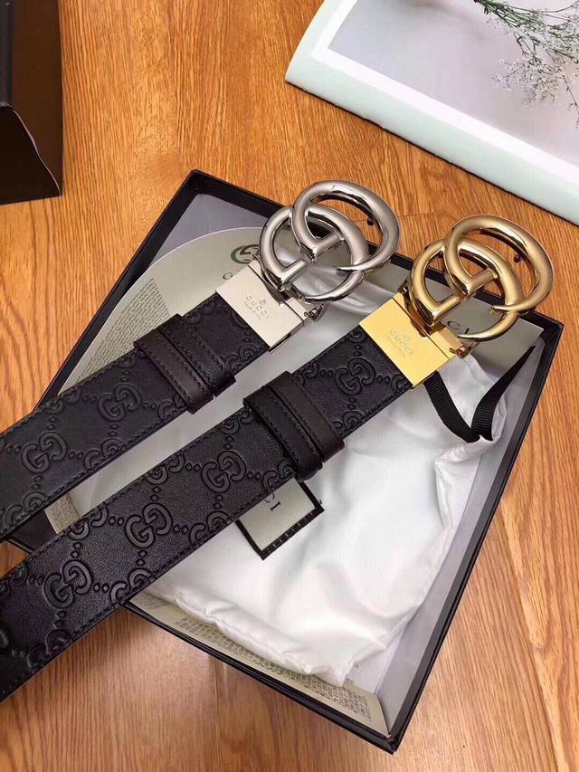 G家原单品质 双面腰带 一侧为gucci Signature皮革 反面一侧为单色皮革 配以interlocking 双g旋转扣 双面可用 专柜宽度3.4厘米