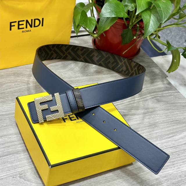 Fendi 芬迪 专柜同款 宽4.0Cm 双环正反用腰带 Ff按钉搭扣 兰色cuoio Romano皮革材质 反面面料带有烟草黄和黑色ff图案 四方金属饰面 时