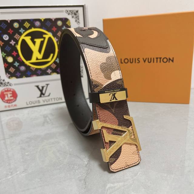 品名 Lv..路易..威登原单 材质 原单牛皮腰带 百分百头层牛皮腰带保证真皮 24K纯钢扣 专柜原单品质 做工精细 时尚大牌 送人自用首选包装 请认准如图专柜