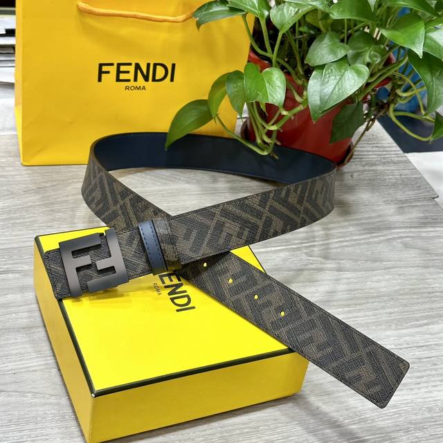 Fendi 芬迪 全套包装 专柜同款 宽4.0Cm 双环正反用腰带 Ff按钉搭扣 兰色cuoio Romano皮革材质 反面面料带有烟草黄和黑色ff图案 四方金