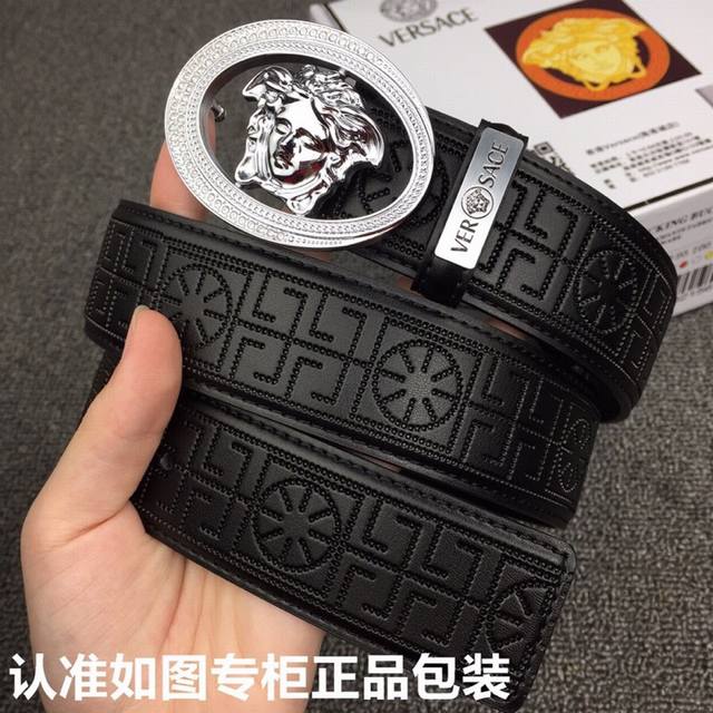 品牌 Versace.范思哲镶钻 型号 原单 请认准如图专柜包装等级 意大利进口百分百头层牛皮 范思哲.Versace 世界著名奢侈品品牌 美人头经典之作 进口