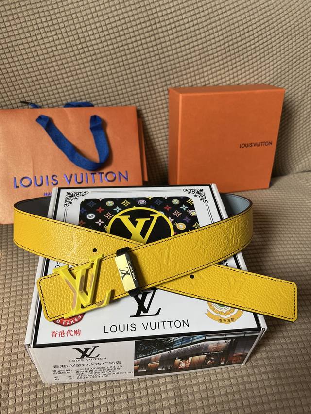 品名 Lv..路易..威登原单 材质 原单牛皮腰带 百分百头层牛皮腰带保证真皮 24K纯钢扣 专柜原单品质 做工精细 时尚大牌 送人自用首选包装 请认准如图专柜