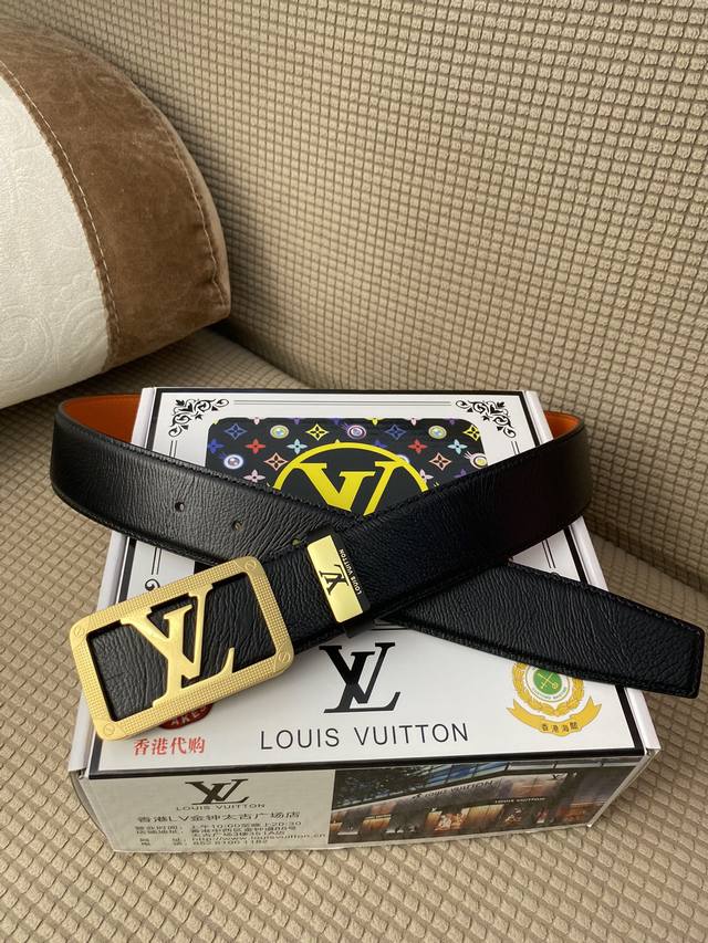 品名 Lv..路易..威登原单 材质 原单牛皮腰带 百分百头层牛皮腰带保证真皮 24K纯钢扣 专柜原单品质 做工精细 时尚大牌 送人自用首选包装 请认准如图专柜