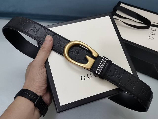 Gucci 古驰 全套包装 3 8Cm进口小牛皮压花 专柜正品1:1完美复刻 原版底皮 采用热压印技术的gucci Signature皮革精制而成 触感厚实 印