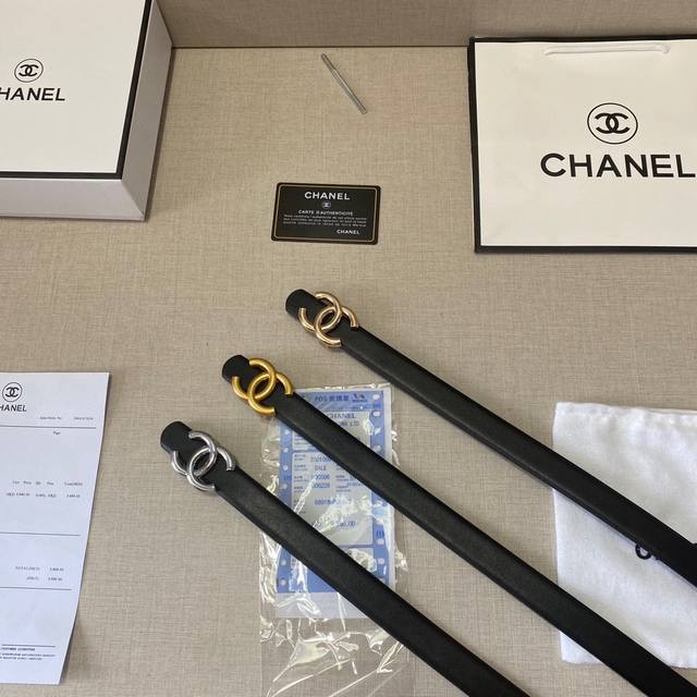 品牌 香奈儿chanel P 等级 女士皮带 定制头牛层皮 双可面用 油精边致 官同网步新款 配专全柜套包装 送眼打针 长度不裁剪 扣头 广州原版扣 长度 11