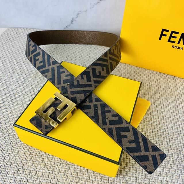 Fendi 芬迪 专柜同款 双环正反用腰带 Ff按钉搭扣 黑色cuoio Romano皮革材质 反面面料带有烟草黄和黑色ff图案 黑色珐琅金属饰面 时尚经典 百