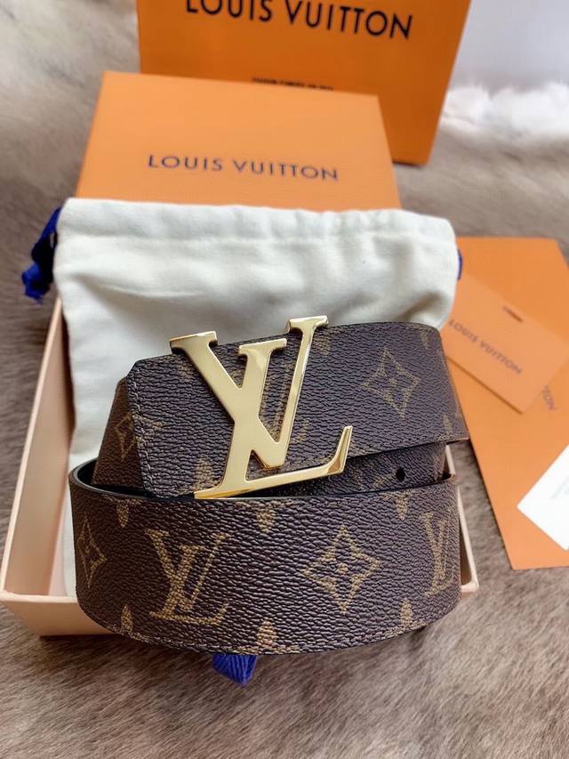 Louls Vuitton 路易威登 男士腰带 带身采用进口面料 配牛皮底 搭配字母扣 宽4 0Cm 质量自己看皮带腰带