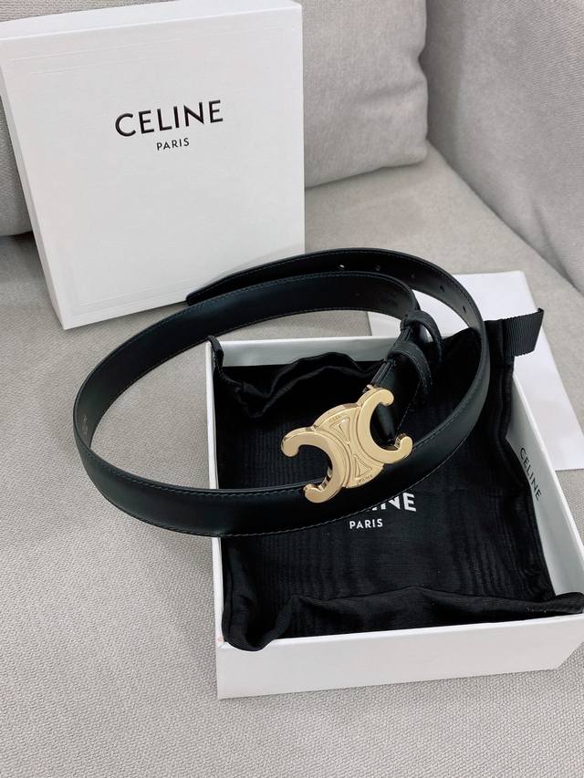 Celine 赛琳 全套包装 女神必备原单腰带 火爆款式 原厂小牛皮制作 上身效果舒适 时尚百搭 宽度2 5Cm