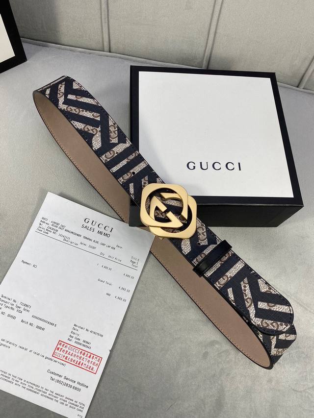 Gucci宽度4 0Cm 一侧为gg Supreme高级人造帆布 反面一侧为单色头层磨砂底 配以interlocking 菱形双层带扣