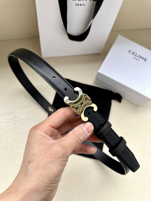 宽度2 5Cm Celine Triomphe中号光滑进口牛皮革腰带 头层牛皮 中腰 宽度1英寸 2 5厘米 Triomphe