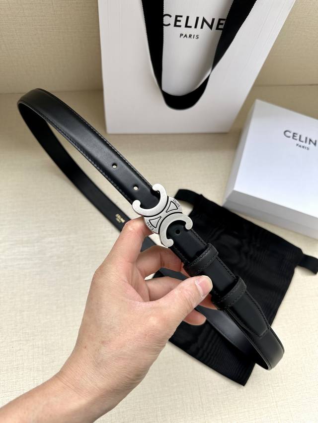 宽度2 5Cm Celine Triomphe中号光滑进口牛皮革腰带 头层牛皮 中腰 宽度1英寸 2 5厘米 Triomphe