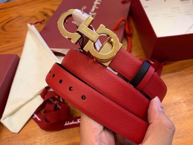 原单正品 菲拉格慕 Salvatore Ferragamo 专柜款小十字纹女士腰带 黑配色 双面头层 一面黑色一面红色 两面可用 搭配官网新款经典款8字铜扣 宽