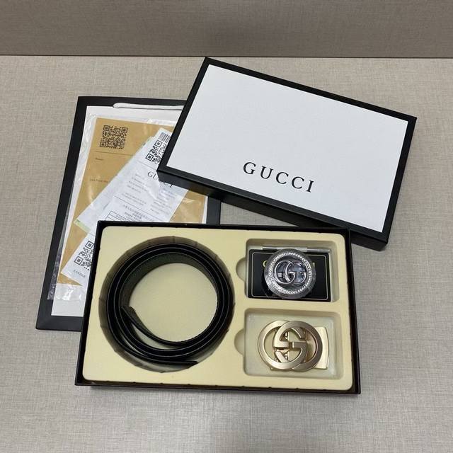 古驰gucci精品款 双扣礼盒套装 含礼盒 专柜有售 Gucci专柜在售正品 此款采用头层牛皮制作 走线油边细致 正品开模 搭配广州原版扣经久耐用 3.5Cm规