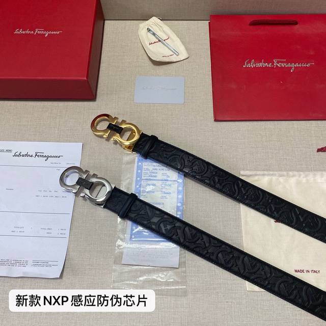 品牌 菲拉格慕ferragamo 芯片款 等级 原版品质.头层牛皮 专柜售经典爆款开模 油边精致 电脑车线 手感柔软.实物拍摄无修饰 上身效果超好 长度可裁剪.