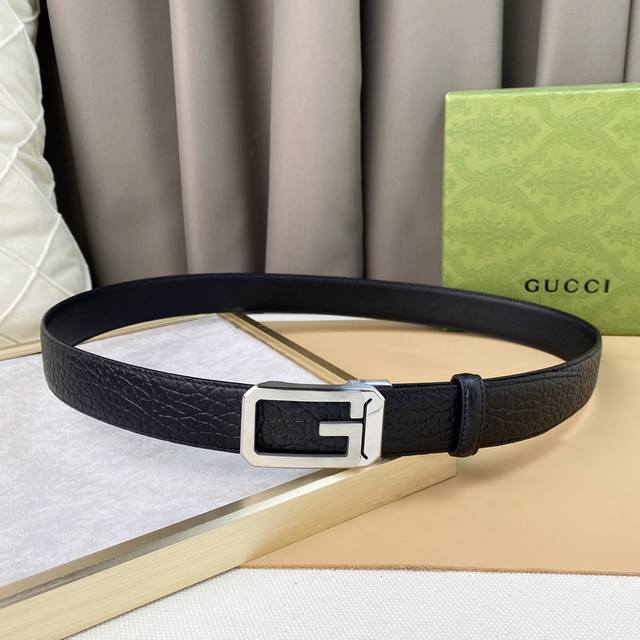 Gucci 头层牛皮 宽3.5Cm 官网同步 不锈钢金属标识 适合商务低调人士 自动带款式