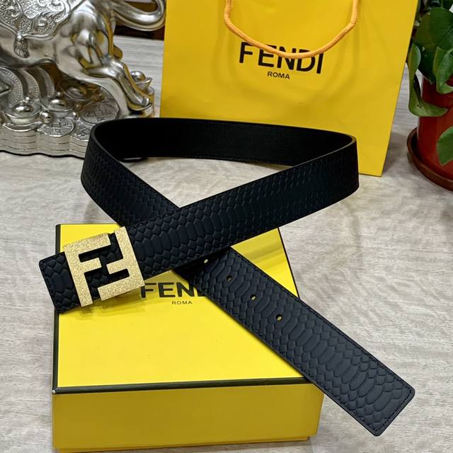 Fendl 宽40Mm双面原版小牛皮 搭配单钌钯电镀扣 完美的手感.油边 出众的设计.风格 高贵奢华 时尚大方 高清实拍 货真价实 品质保证