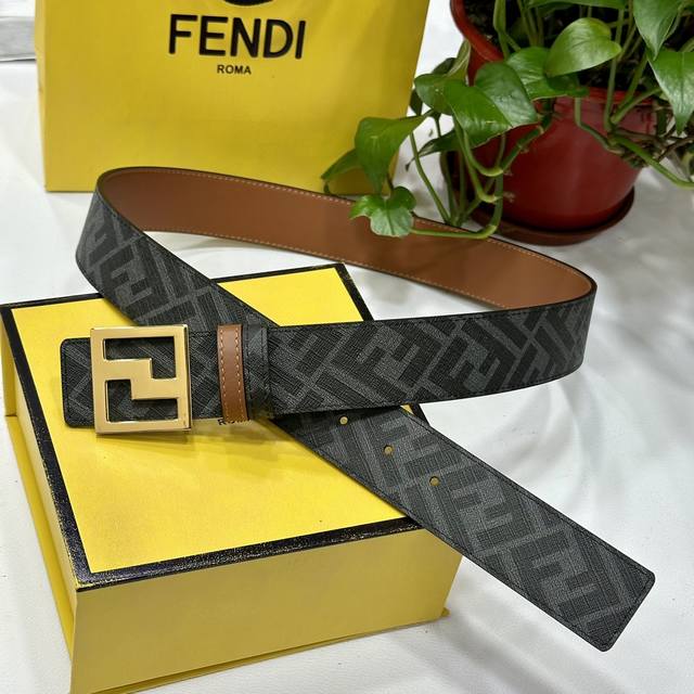 Fendi 芬迪 专柜同款 宽4.0Cm 双环正反用腰带 Ff按钉搭扣 土黄cuoio Romano皮革材质 反面面料带有烟草黄和黑色ff图案 四方金属饰面 时