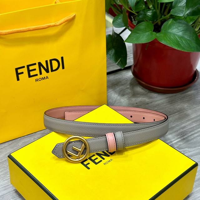 Fendl 宽20Mm 原单进口小牛皮 搭配原单钌钯电镀f扣 手感.油边近乎完美 原产皮料定制 质感无可挑剔 出众的细节 高清实拍 货真价实 品质保证