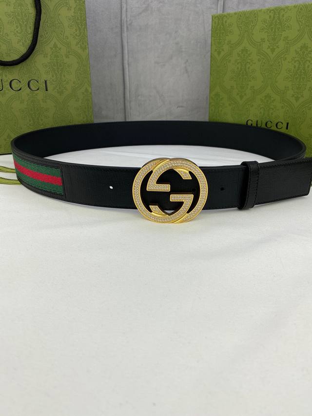 宽度4.0Cm Gucci 经典帆布织带腰带 配以织纹皮质滚边和双g原单镶钻钢扣 绿色 红色 绿色棉质帆布编织腰带 配以黑色头层牛皮