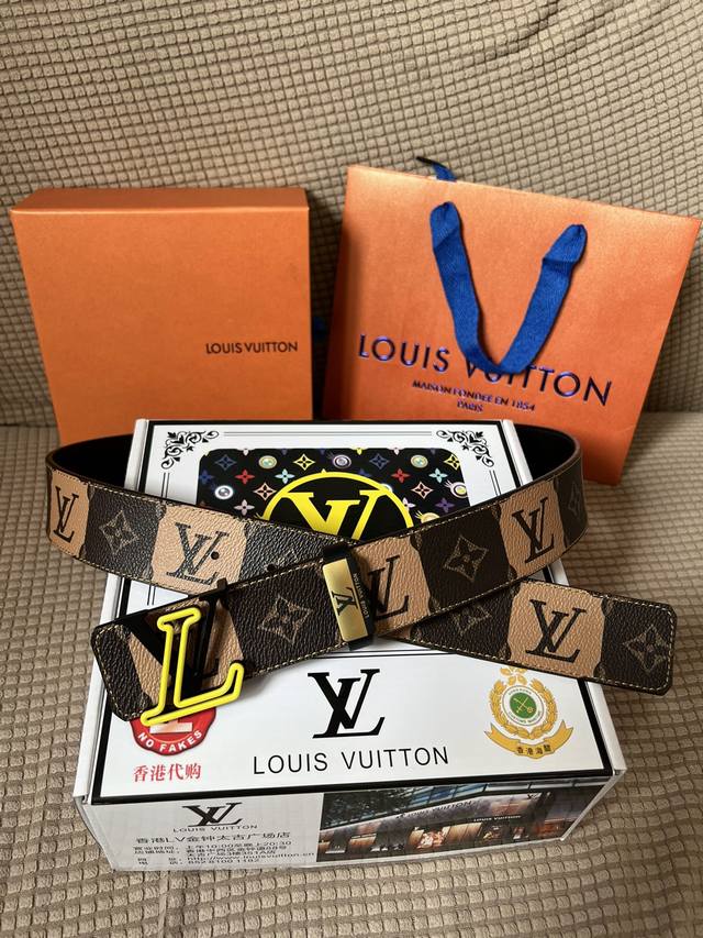 品名 Lv..路易..威登原单 材质 原单牛皮腰带 百分百头层牛皮腰带保证真皮 24K纯钢扣 专柜原单品质 做工精细 时尚大牌 送人自用首选 包装 请认准如图专