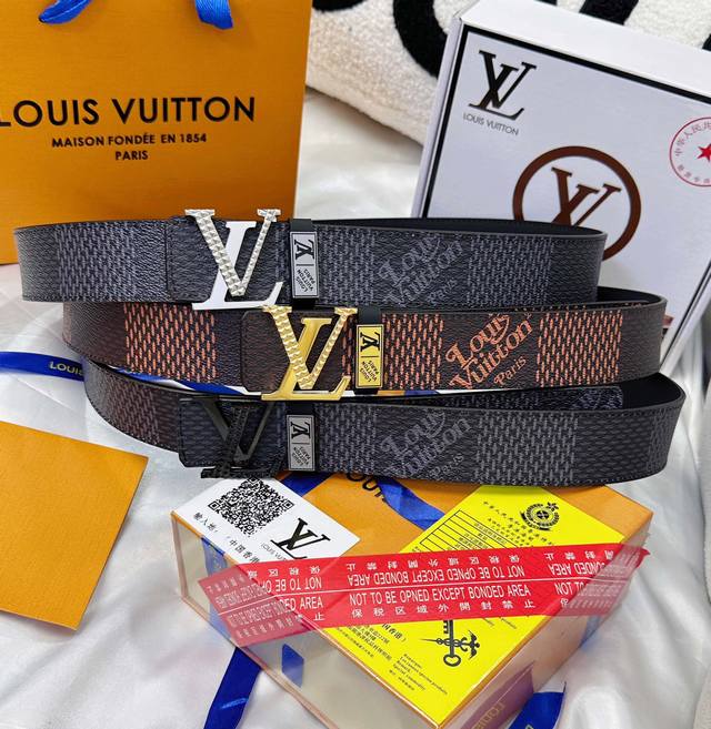 皮带 Lv..路易..威登顶级复刻. 腰带 原单品质百分百头层牛皮 保证真皮 铆钉双色雕花设计.真空电镀.永不掉色.24K纯钢扣涂鸦彩绘图案艺术双面可用专柜同等