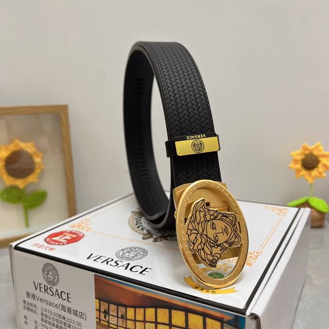 品名：Versace.范思哲 自动带 材质：原单牛皮腰带 百分百头层牛皮腰带保证真皮，24K纯钢扣，专柜原单品质、做工精细，时尚大牌，送人自用首选 Dd