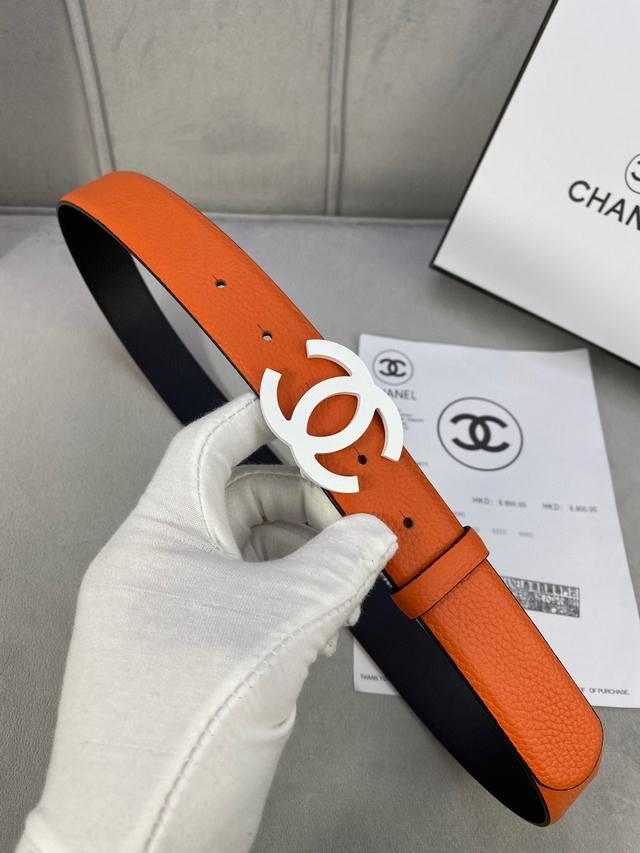 宽度3.0Cm Chanel 香奈儿 女士腰带 小牛皮 支持nfc芯片官方网站链接扫码验证、经典扣头 内侧cnc走光处理 边角手感圆润配有烤漆金属钢扣。