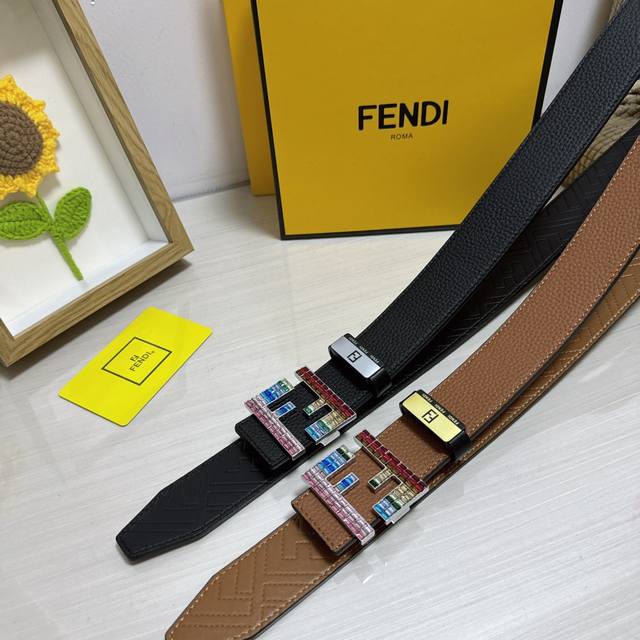 品名：芬迪 Fendi 原单 材质：原单牛皮腰带 百分百头层牛皮腰带保证真皮，24K纯钢扣，专柜原单品质、做工精细，时尚大牌，送人自用首选 包装