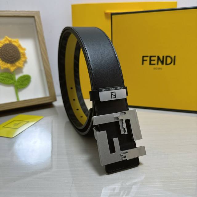 品名：芬迪 Fendi 原单 材质：原单牛皮腰带 百分百头层牛皮腰带保证真皮，24K纯钢扣，专柜原单品质、做工精细，时尚大牌，送人自用首选 包装