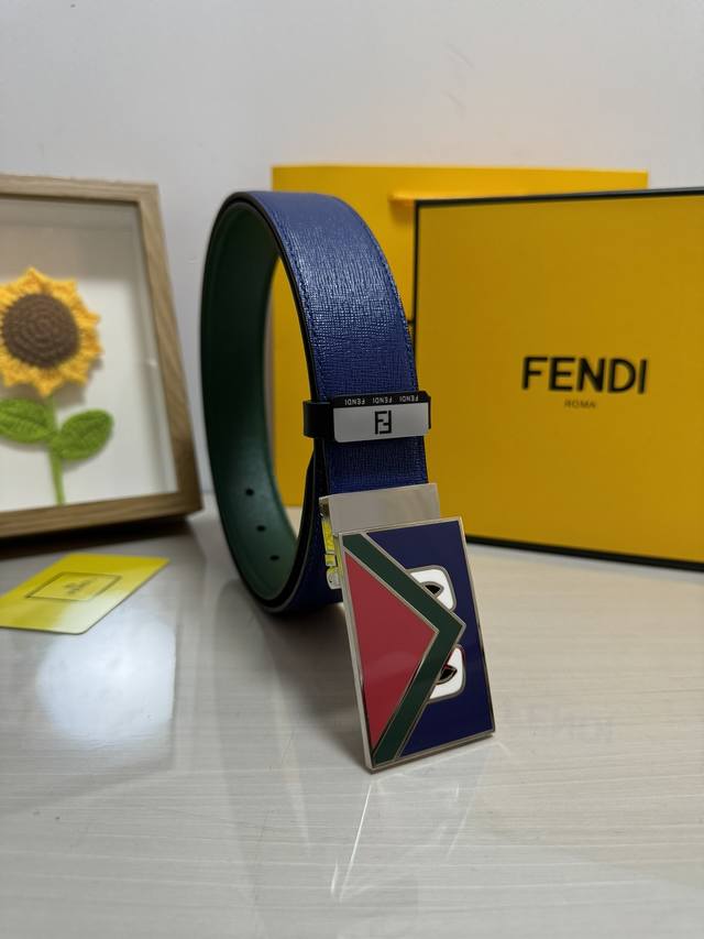 品名：芬迪 Fendi 原单 材质：原单牛皮腰带 百分百头层牛皮腰带保证真皮，24K纯钢扣，专柜原单品质、做工精细，时尚大牌，送人自用首选 包装