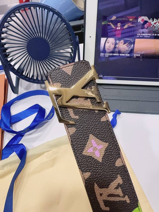 特 Louis Vuitton[正]经典原单品质，经典印花面配原版平纹皮，搭配原单精品扣，精工制作，细节看图，实物拍摄，高端奢华，宽度4.0Cm