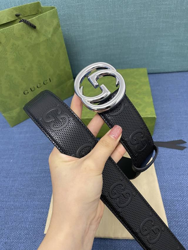 配全套包装礼盒 Gucci，原厂精密电渡扣头，意大利原厂皮，宽4.0Cm，代购级。