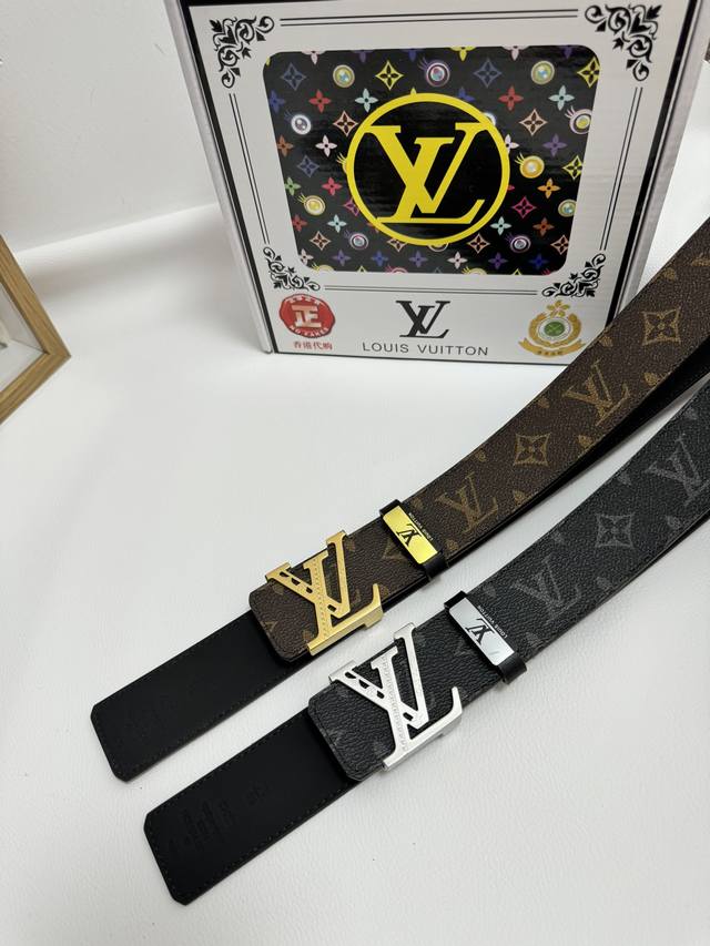 品名：Lv..路易..威登 材质：原单牛皮腰带 百分百头层牛皮腰带保证真皮，24K纯钢扣，专柜原单品质、做工精细，时尚大牌，送人自用首选 包装： 请认准如图专柜