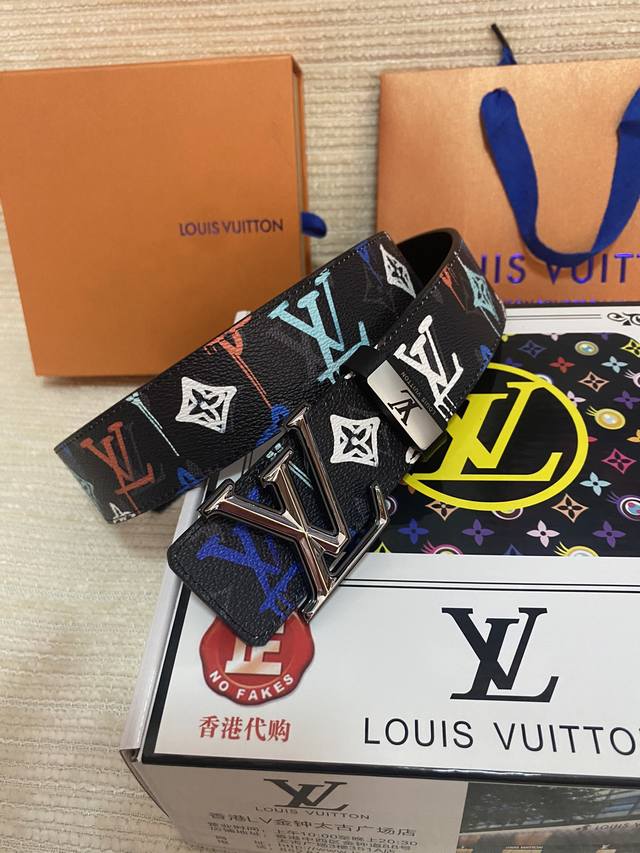 品名：Lv..路易..威登原单 材质：原单牛皮腰带 百分百头层牛皮腰带保证真皮，24K纯钢扣，专柜原单品质、做工精细，时尚大牌，送人自用首选 包装： 请认准如图