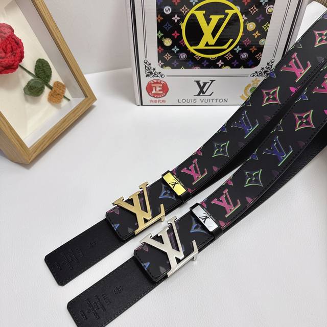 品名：Lv..路易..威登 材质：原单牛皮腰带 百分百头层牛皮腰带保证真皮，24K纯钢扣，专柜原单品质、做工精细，时尚大牌，送人自用首选 包装： 请认准如图专柜