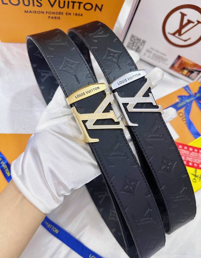 皮带：Lv..路易..威登顶级复刻. 腰带：原单品质百分百头层牛皮，保证真皮。雕花双层工艺.真空电镀.永不掉色.24K纯钢扣进口头层牛皮，老花，黑格，棕格，黑花