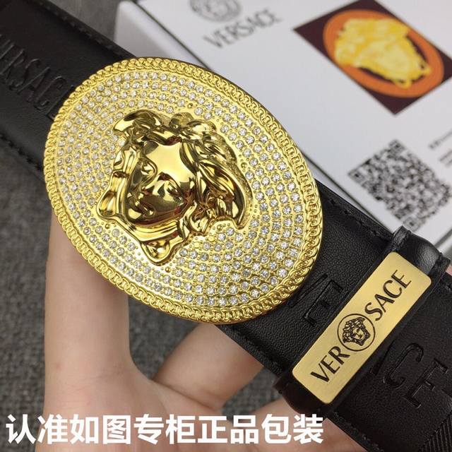 品牌：Versace.范思哲镶钻 型号：原单！请认准如图专柜包装 等级：意大利进口百分百头层牛皮，范思哲.Versace，世界著名奢侈品品牌，美人头经典之作，进