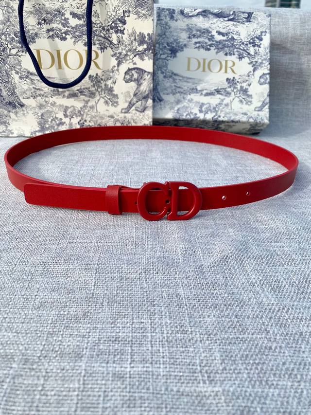 特 宽度2.0cm Dior 迪奧 爆款平面無線帶身 Saddle牛皮革皮带。 烤漆金属“CD”标志 採用進口雙面頭層牛皮