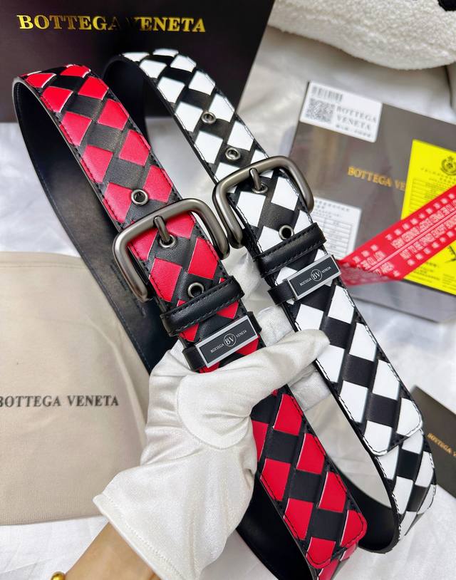 皮带：Bottega Veneta.葆蝶家顶级. 腰带：BV原单复刻品质百分百头层牛皮，保证真皮。撞色编织.真空电镀.永不掉色.24K纯钢扣纯手工编织艺术烤漆渲