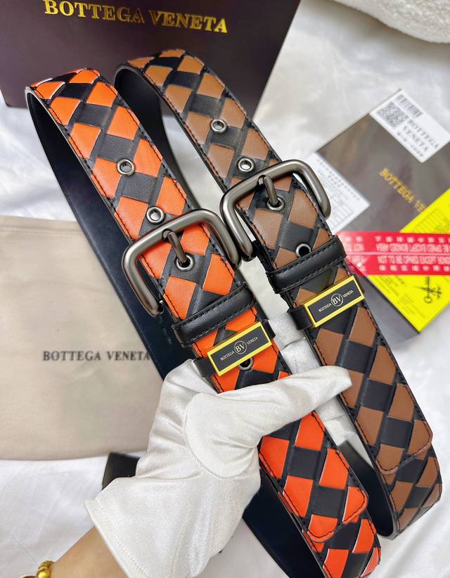 皮带：Bottega Veneta.葆蝶家顶级. 腰带：BV原单复刻品质百分百头层牛皮，保证真皮。撞色编织.真空电镀.永不掉色.24K纯钢扣纯手工编织艺术烤漆渲