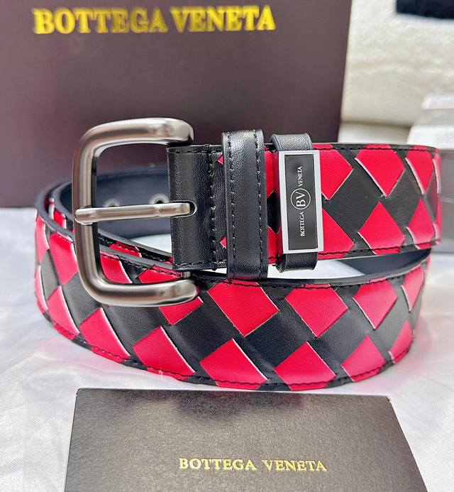 皮带：Bottega Veneta.葆蝶家顶级. 腰带：BV原单复刻品质百分百头层牛皮，保证真皮。撞色编织.真空电镀.永不掉色.24K纯钢扣纯手工编织艺术烤漆渲