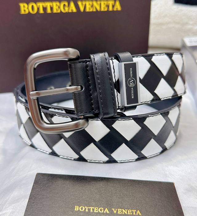 皮带：Bottega Veneta.葆蝶家顶级. 腰带：BV原单复刻品质百分百头层牛皮，保证真皮。撞色编织.真空电镀.永不掉色.24K纯钢扣纯手工编织艺术烤漆渲